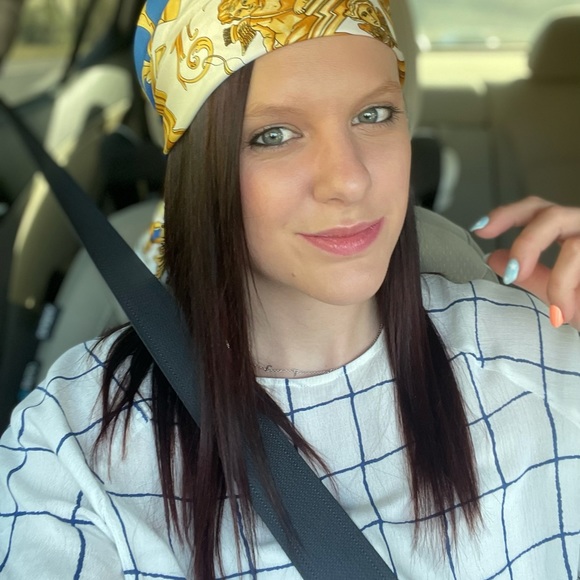 Meet your Posher, Ashley - Picture 2 of 2